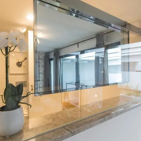 Modern And Colourful Flat In Graca By Lovelystay Apartman Lisboa
