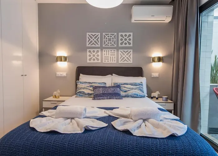 Modern And Colourful Flat In Graca By Lovelystay Apartment