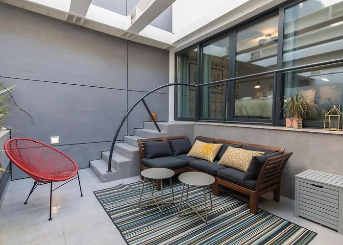 Modern And Colourful Flat In Graca By Lovelystay Apartment *