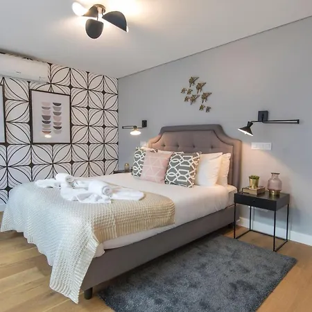 Lovelystay - Modern&colourful Flat In The Heart Of Graça *