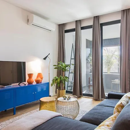 아파트 Modern And Colourful Flat In Graca By Lovelystay *