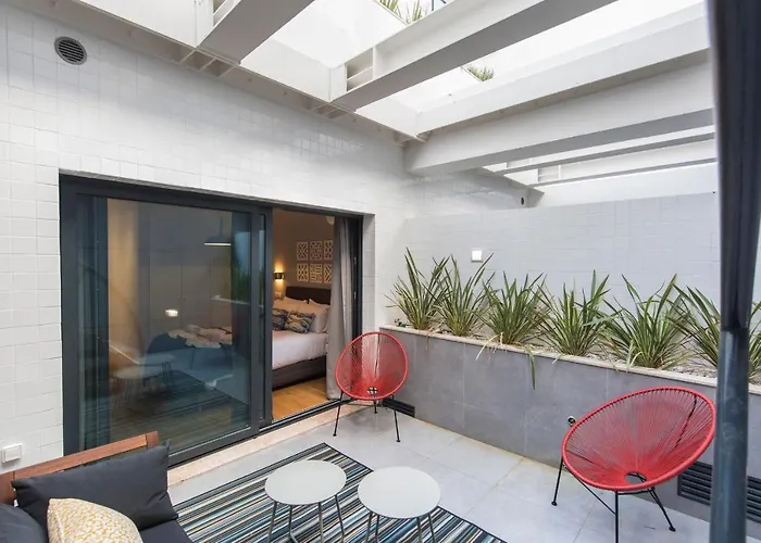 Modern And Colourful Flat In Graca By Lovelystay * Lisbon