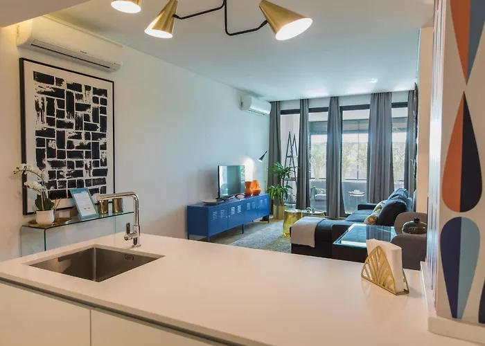Modern And Colourful Flat In Graca By Lovelystay Apartment Lisbon