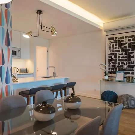 Lovelystay - Modern&colourful Flat In The Heart Of Graça *