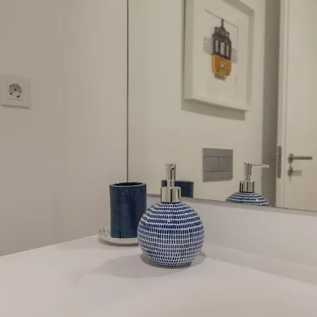 Lovelystay - Modern And Colourful Flat In The Heart Of Graca Apartament