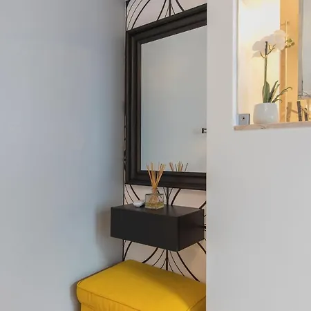 Lovelystay - Modern&colourful Flat In The Heart Of Graça