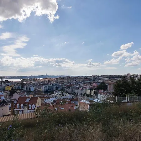 Lovelystay - Modern And Colourful Flat In The Heart Of Graca Apartament Lizbona
