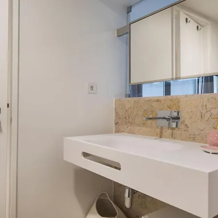 Lovelystay - Modern&colourful Flat In The Heart Of Graça Appartement *