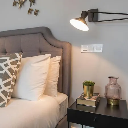 Lovelystay - Modern&colourful Flat In The Heart Of Graça *