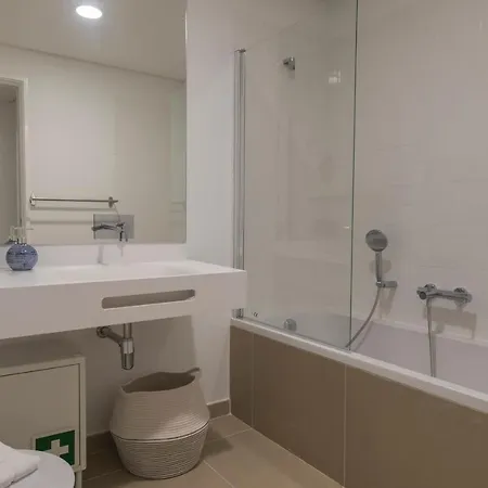 Lovelystay - Modern And Colourful Flat In The Heart Of Graca Apartament Lizbona