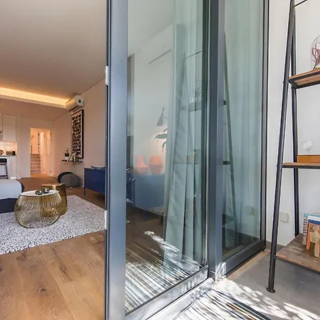 Lovelystay - Modern&colourful Flat In The Heart Of Graça Appartement *