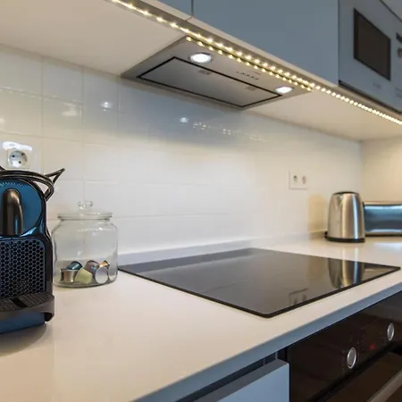 Appartement Lovelystay - Modern&colourful Flat In The Heart Of Graça