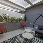 Modern And Colourful Flat In Graca By Lovelystay *