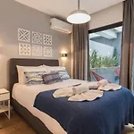 Lejlighed Modern And Colourful Flat In Graca By Lovelystay *