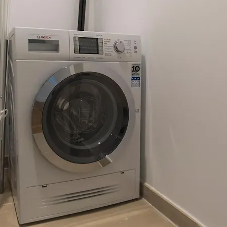 Lovelystay - Modern And Colourful Flat In The Heart Of Graca דירה