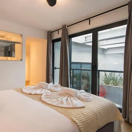 Lovelystay - Modern And Colourful Flat In The Heart Of Graca * ליסבון