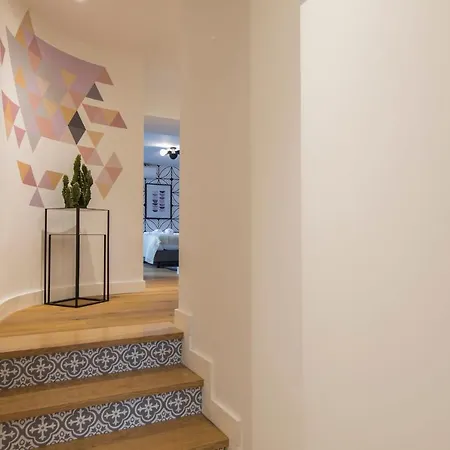 Lovelystay - Modern And Colourful Flat In The Heart Of Graca דירה ליסבון