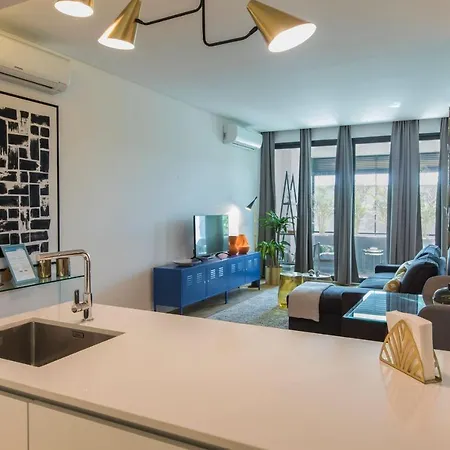 Lovelystay - Modern And Colourful Flat In The Heart Of Graca דירה ליסבון