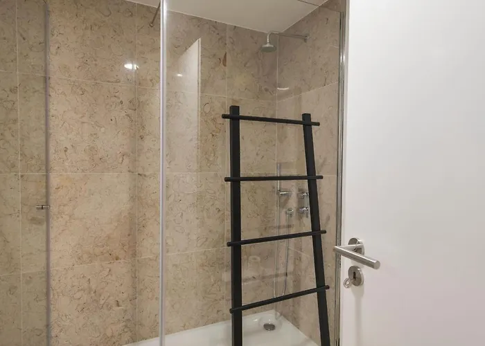 Lovelystay - Modern&colourful Flat In The Heart Of Graça