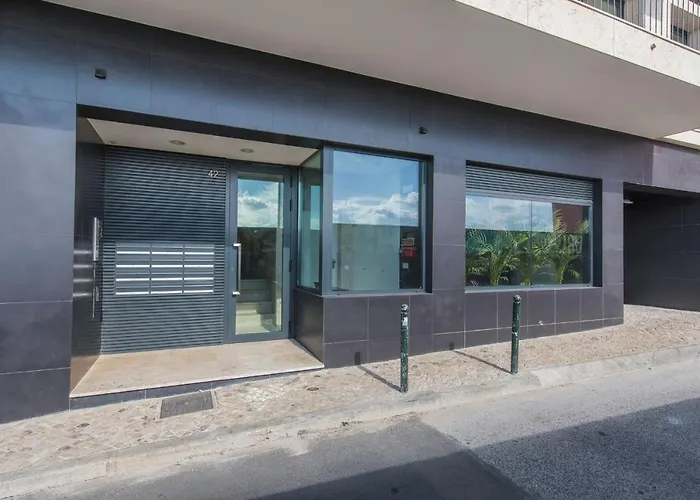 Lovelystay - Modern&colourful Flat In The Heart Of Graça