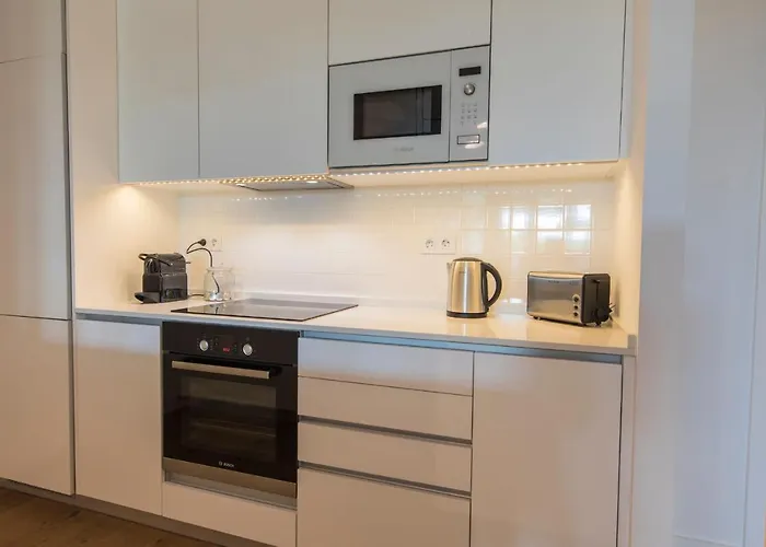 Lovelystay - Modern&colourful Flat In The Heart Of Graça